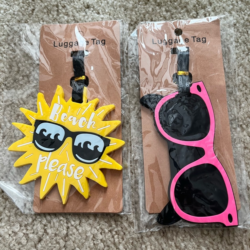 NWT 2 luggage tags